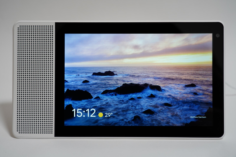 M10の10.1型ディスプレイの解像度は1,280×800ドット。Google Nest Hubが7型で1,024×600ドット。ディスプレイが大きいぶん高解像度の液晶パネルが採用されたのだろう