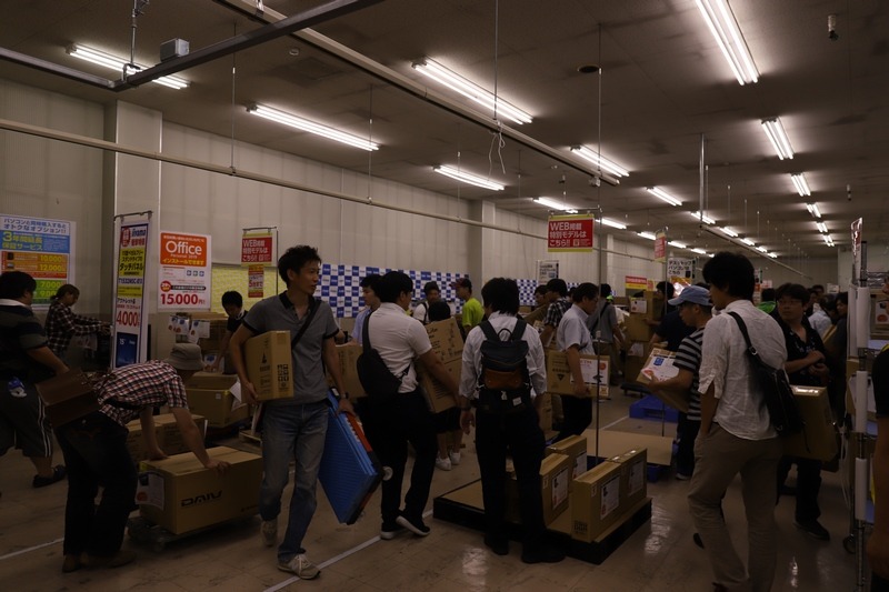 訳ありセールの会場の様子