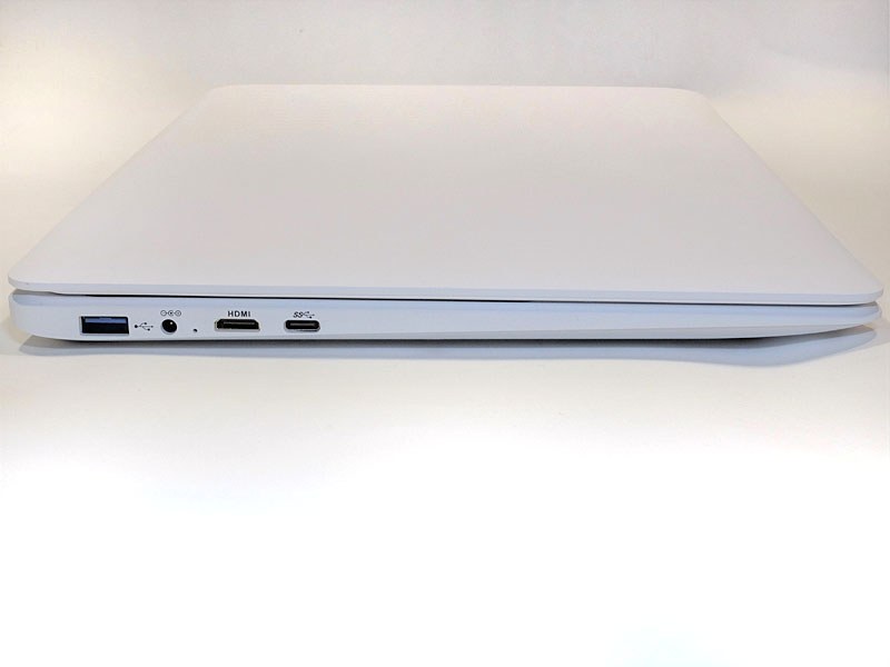 左側面にはUSB 3.0、DC IN、Mini HDMI、USB PD対応USB Type-Cを備え、必要十分だ