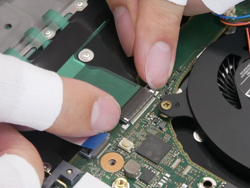 キーボードフレキを接続する