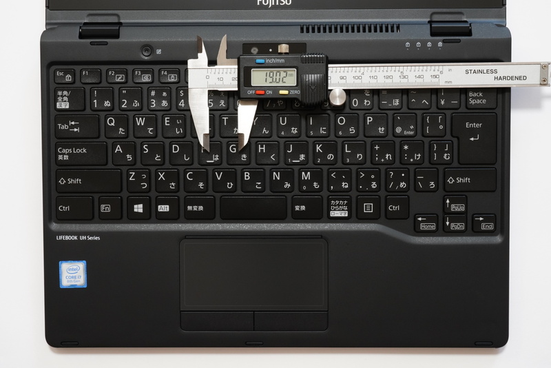 キーピッチは実測約19mm