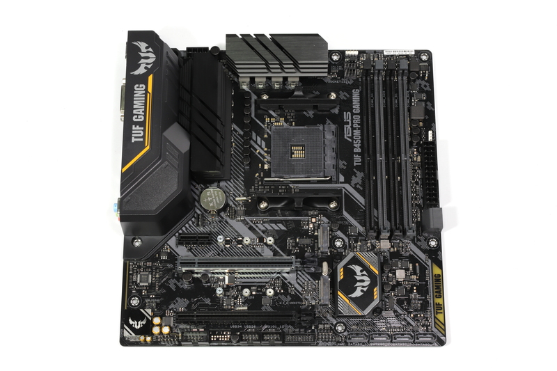 microATXマザーボード「ASUS TUF B450M-PRO GAMING」。実売価格は1～1.2万円前後