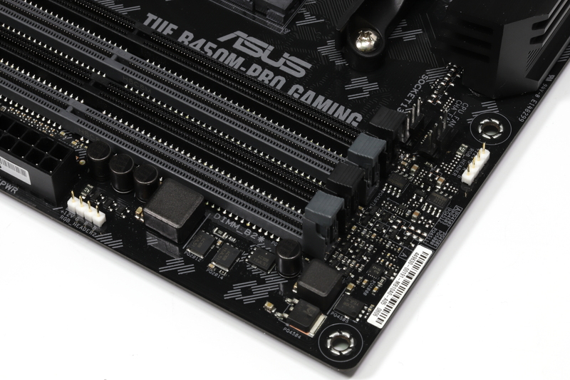 microATXモデルも2カ所に4ピンRGB LEDヘッダーを備えている