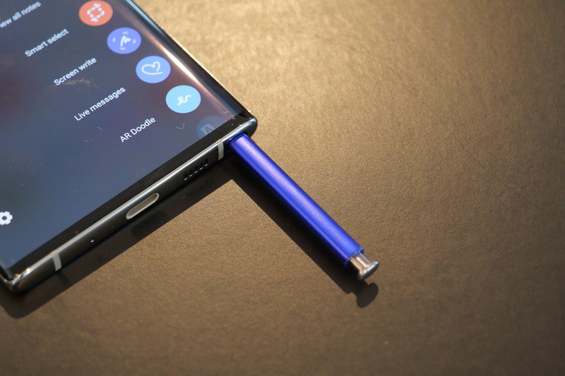 もちろんS Penは本体に収納できる