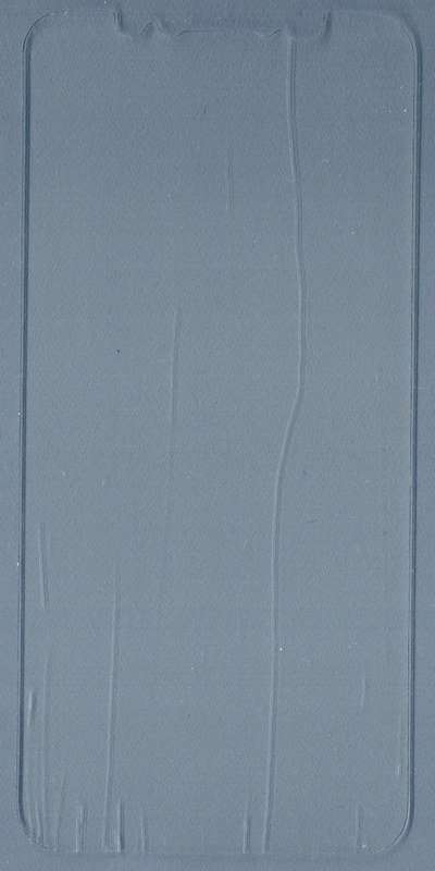 傷は浅いがかなり広く分布している。エッジ部分に小傷も多く、こちらはエッジスワイプ時に指にひっかかりがちで、継続利用は少々考えもの。<BR>評価：★★☆☆☆