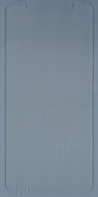 傷は浅く、指へのひっかかりもほとんどない。エッジ部分に小傷が多いが、操作の障害になるほどではなく、継続利用に支障はない。<BR>評価：★★★★☆