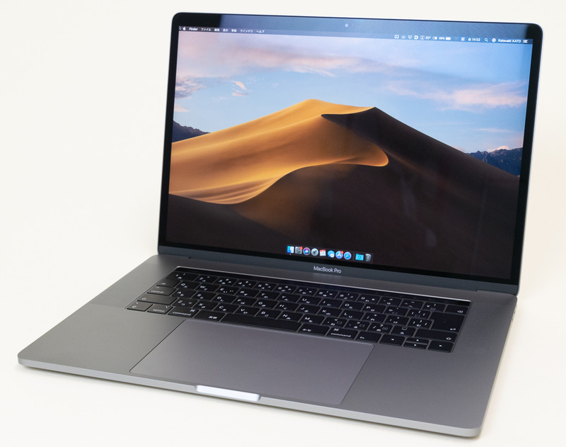 厚さ約18.6mmの薄型クラムシェル筐体にCore i9(CTOオプション)を組み込んだMacBook Pro 2019 15インチモデル。機動性のあるMacでパワフルな作業がしたい人にオススメだ