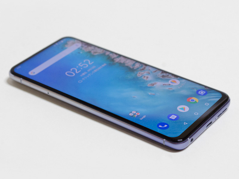 左側面にNano SIM/microSDカードスロット。下側面に3.5mmイヤフォンジャック、Type-C、スピーカー