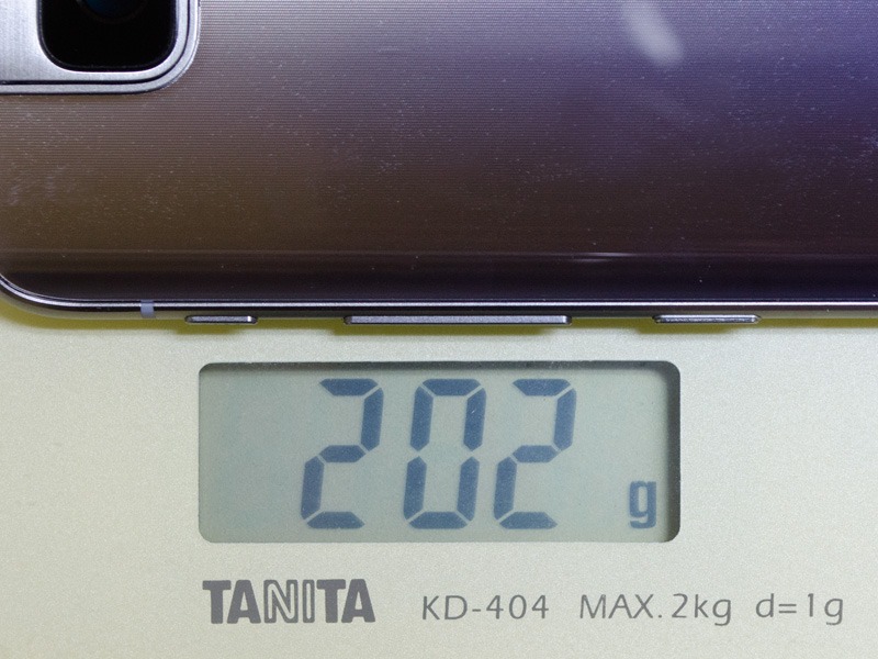 重量は実測で202gと、仕様より少し重い