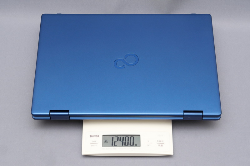 重量は実測で1,240gと公称どおりだった