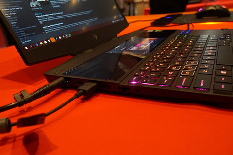 液体金属で強力冷却する2画面ゲーミングノート「HP OMEN X 2S 15