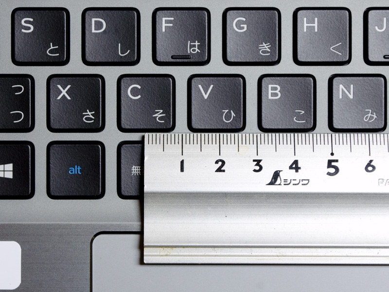 キーピッチは実測で約19mm