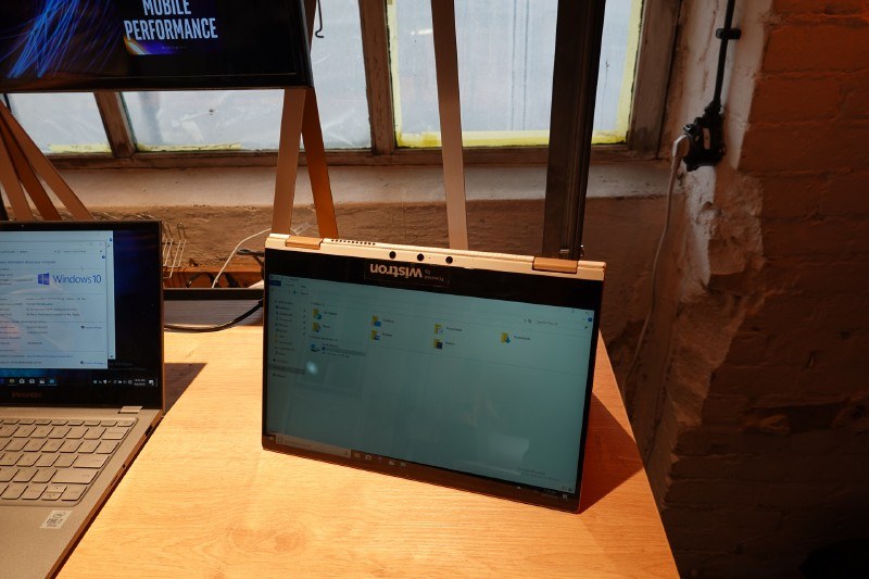 Whistronの第10世代Core搭載2in1デバイス