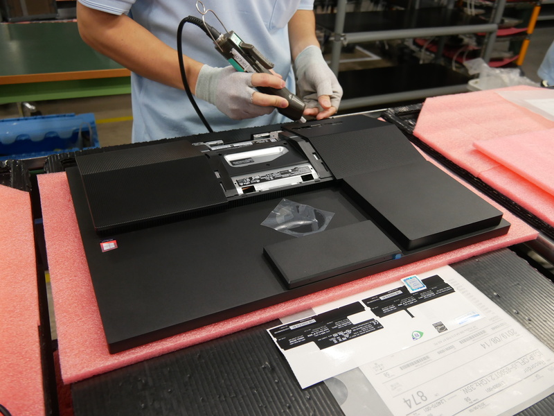 組み立て作業はバーコードで管理する