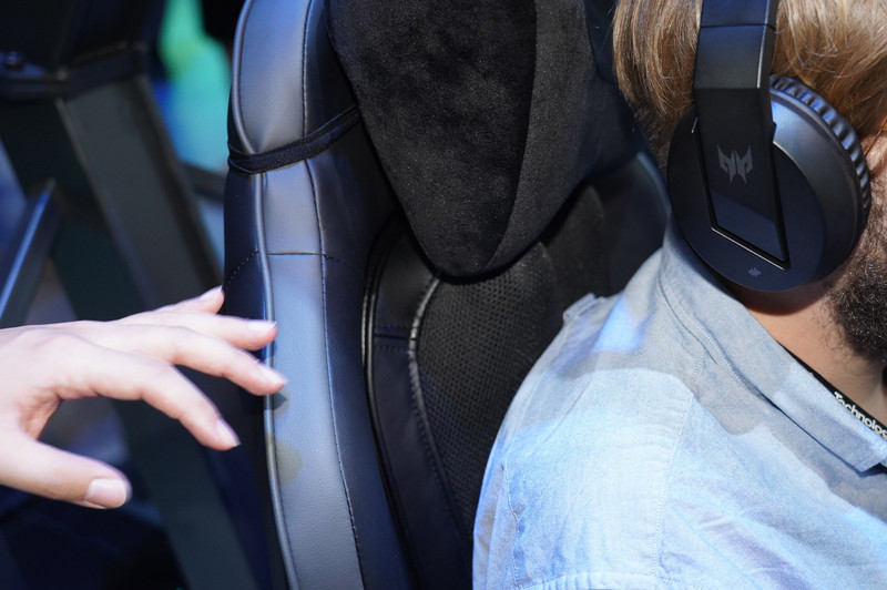 マッサージ部分、リモコンで上下にしたりすることができる