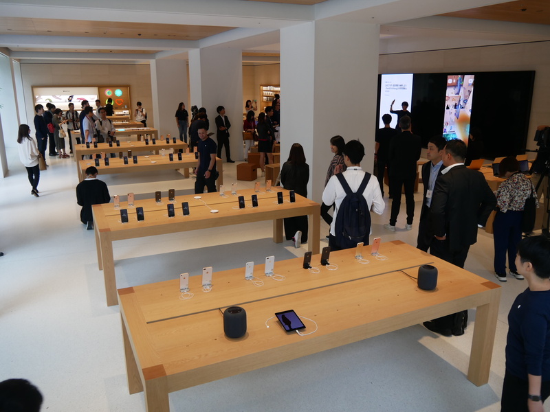 1階フロアの様子