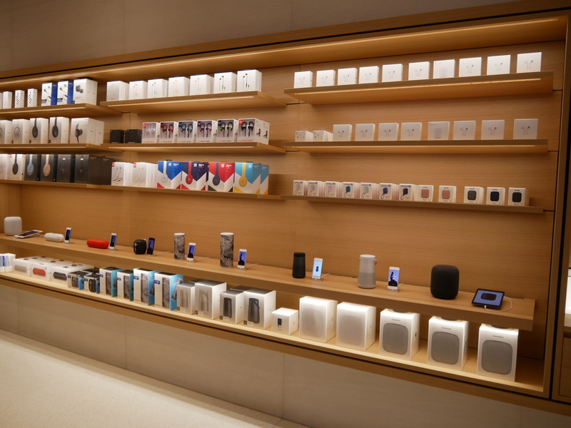 他社の製品の展示にも力を入れている