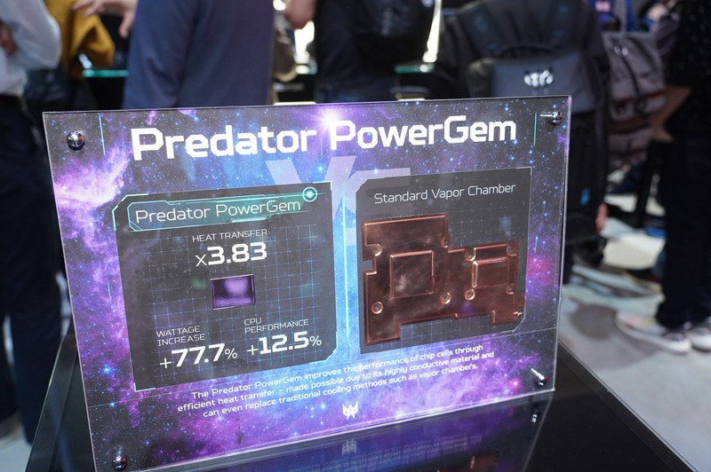 右がPowerGem、左が従来の銅製のベイパーチャンバー