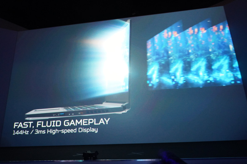 15.6型フルHD(1,920×1,080ドット)/144HzのIPSパネルを採用、応答速度は3ms