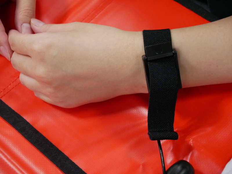 アースバンドを取り付けて準備は完了