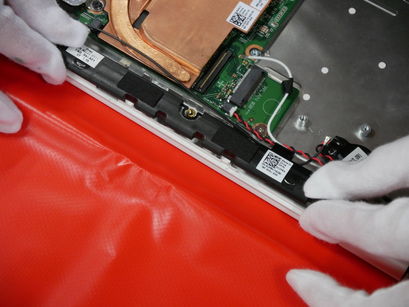 スピーカーの取り付け作業