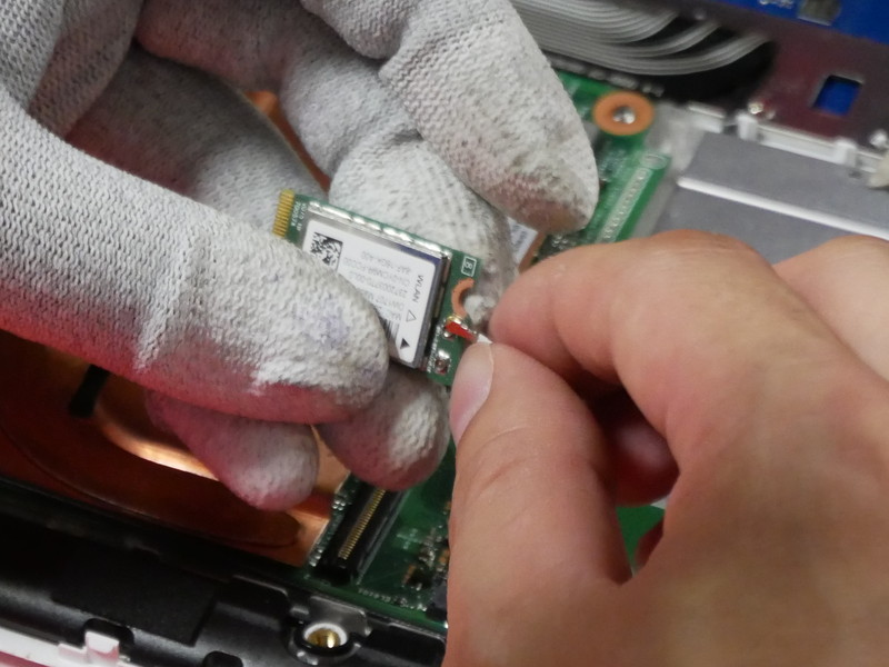 無線LANカードにケーブルを接続する