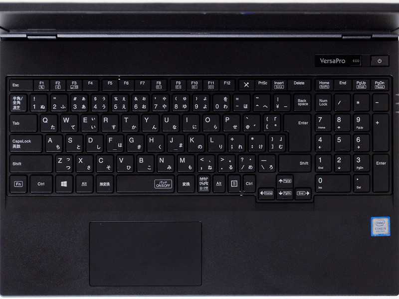 キーボードはテンキー付きのアイソレーションタイプ。タッチパッドは1枚プレート型。電源ボタンと一体化した指紋センサー。左横にECOボタン
