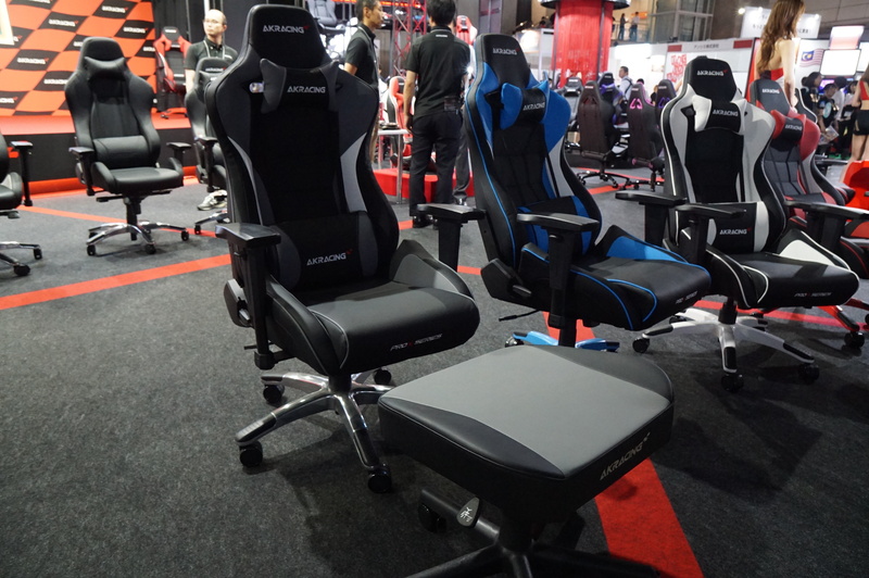 気に入った椅子に自由に座ることができる