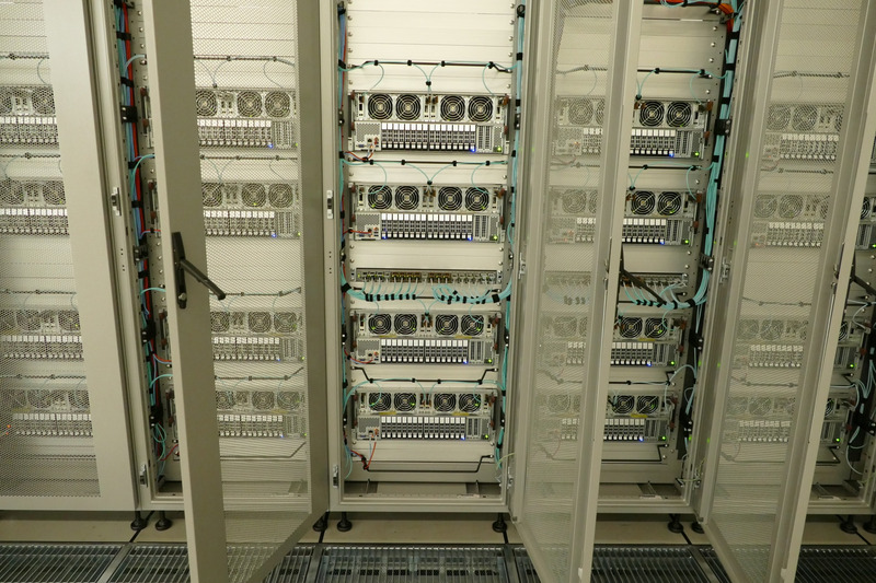 4ラックで1個のゾーンとして管理している