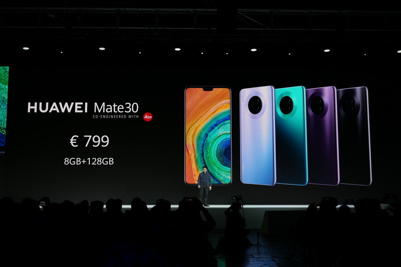 Mate 30は、RAM 8GB、内蔵ストレージ128GBのモデルで799ユーロ。発売時期は未定