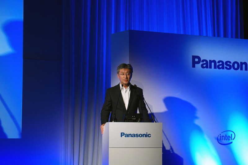 インテル株式会社代表取締役社長の鈴木国正氏も登壇し、レッツノートとの古くからのつながりと、vProプロセッサのセキュリティをアピール