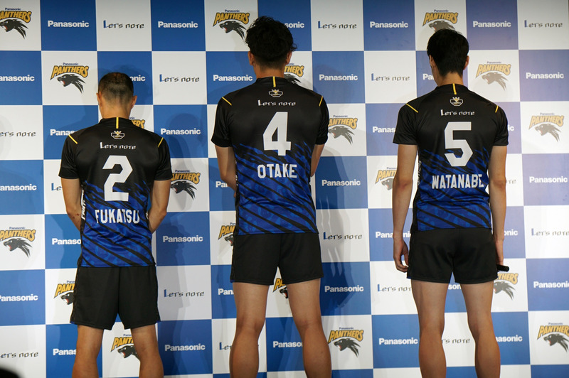 背中には「Let's note」のロゴがはいっている。この新ユニフォームは今回が初披露だそうだ