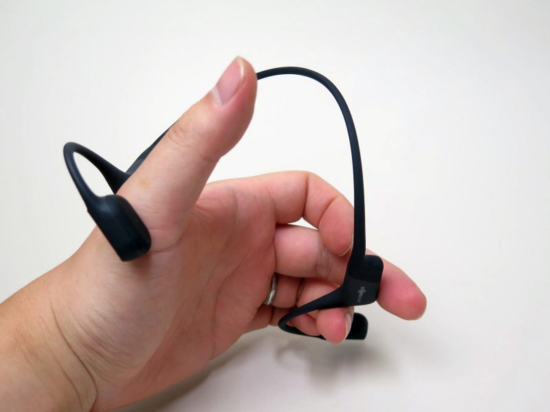 バンドはかなり柔軟に折れ曲がるようになっており、つけ心地が良い