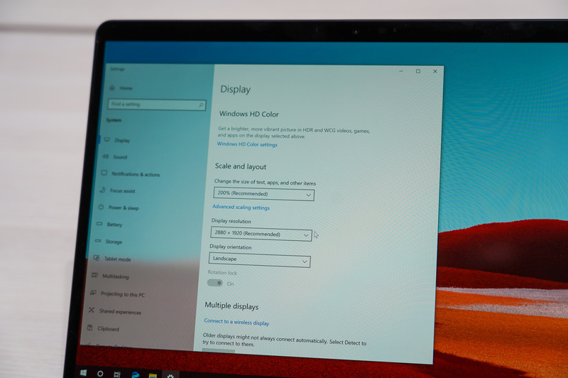 ディスプレイは2,880×1,920ドット