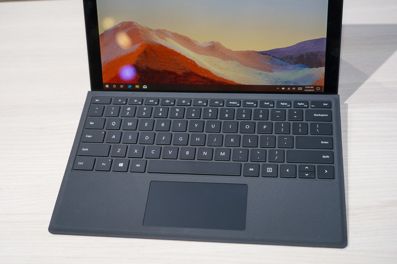 タイプカバーキーボードはSurface Pro 6までと互換