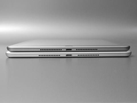 山岸　iPad 7世代✖️2 / 6世代2 Amazon | 対応 iPad mini 7 / mini 6 ガラスフィルム ガイド枠付き 【2