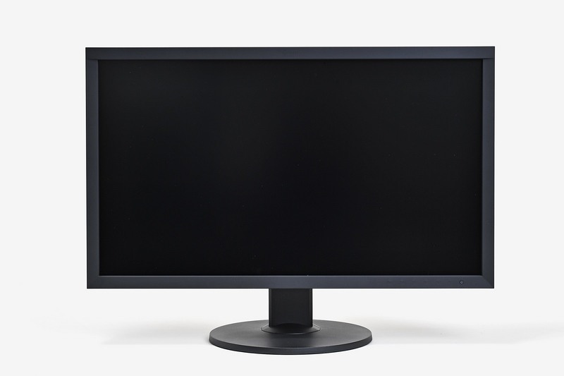 4K表示対応の27型IPSパネルを採用。表面はノングレア処理で、外光の映り込みはほとんど気にならない