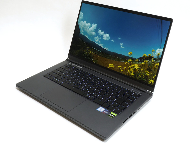 クリエイティブ用途にも通用する十分な視野角と色味の変化の小ささ