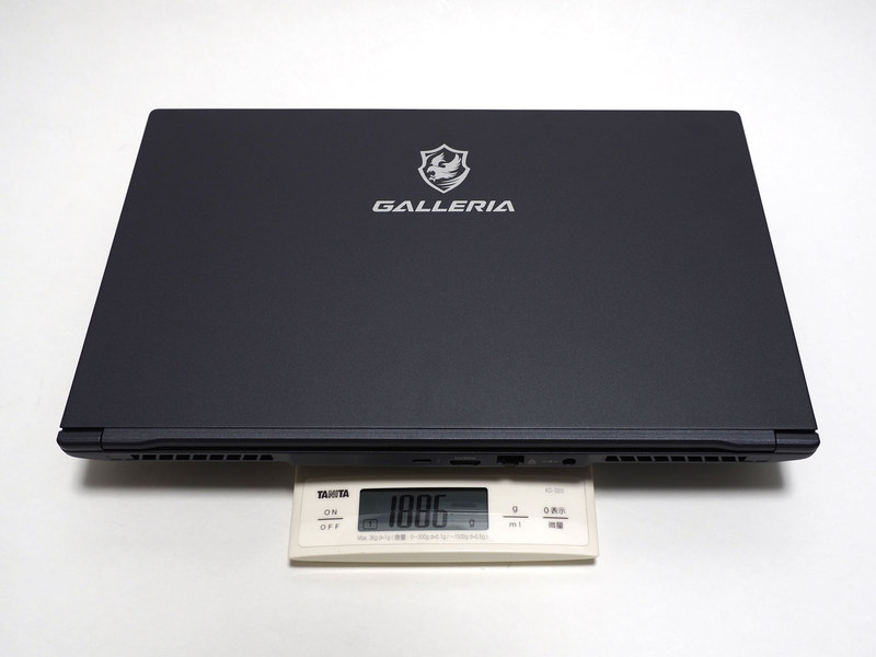 重量も2kgを下回り、実測値で1.886kgと軽め