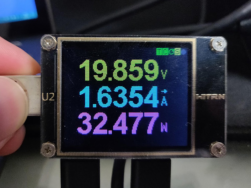 P2 Maxでは20Vで給電できた