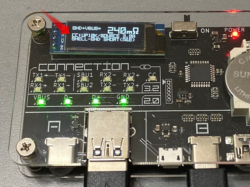 内蔵抵抗が10kΩであることを示す「UP10K/SOURCE 3.0A」が表示されている。規格に則っていないA-Cケーブルであることがわかる