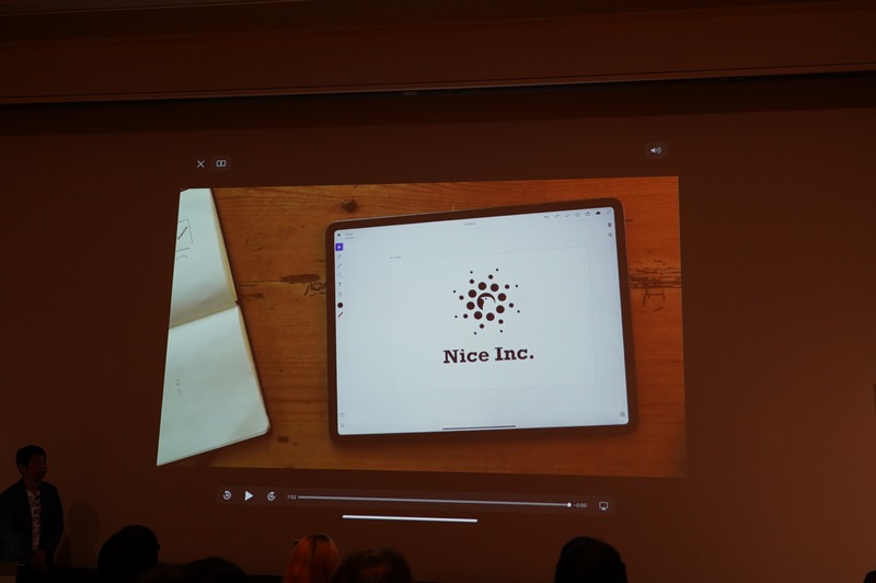 Illustrator for iPadが動作する様子の動画