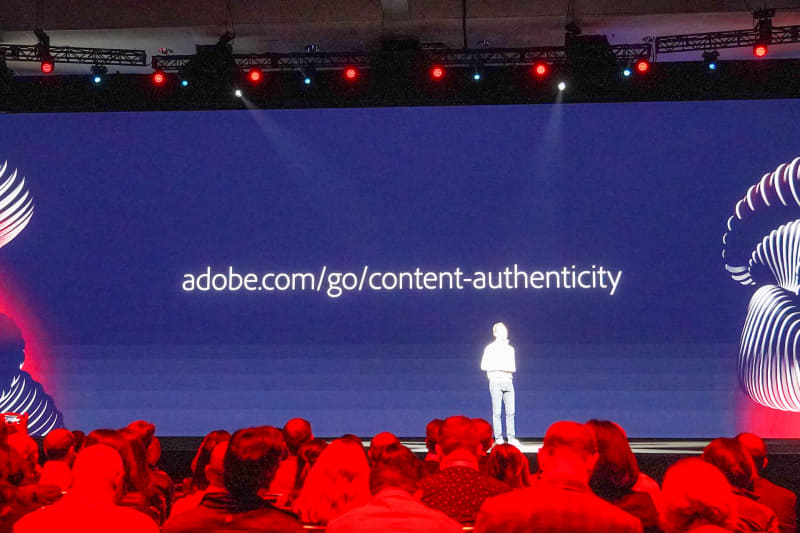 Adobeのサイトで詳細などを発表する予定