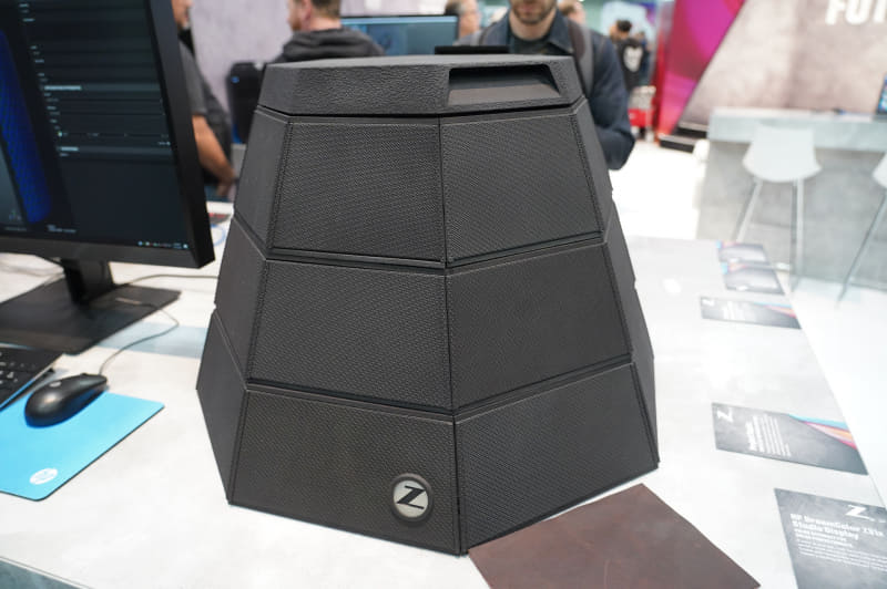 HPが展示したProject Captisの3Dキャプチャユニット、見た目はピラミッドのようだ