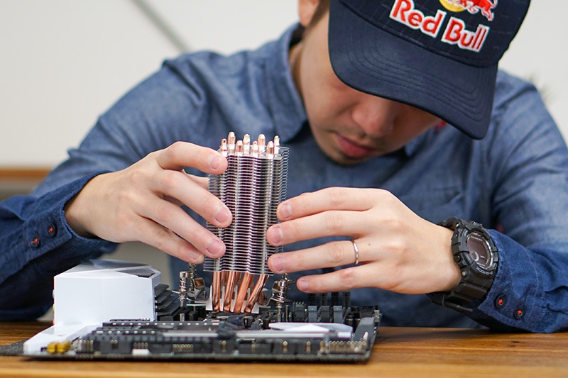 CPUクーラーを取りつける