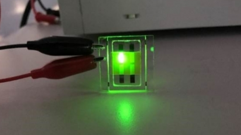 今回開発された明るく発光するペロブスカイトLED