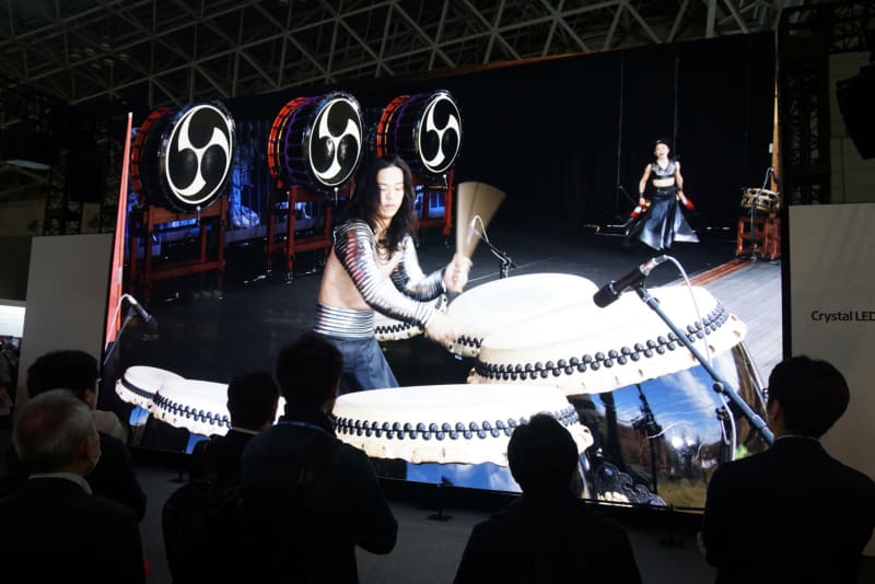 映像は動きの激しいものが映し出されていたが、応答速度が速いので描画遅延の症状は感じない