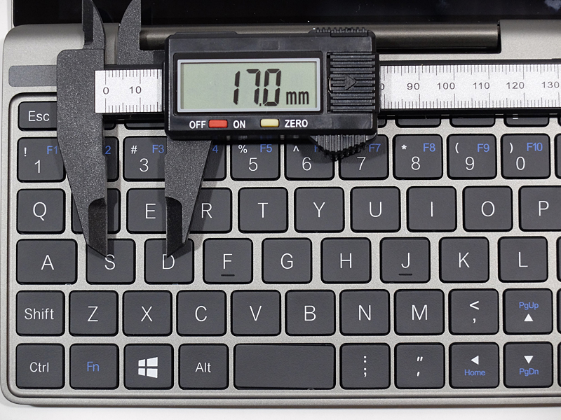 列ごとにキーピッチが異なるが、Aからはじまる列のキーピッチは約17㎜だった