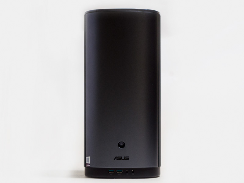 円柱型の筐体。下側に電源ボタンと各種コネクタ