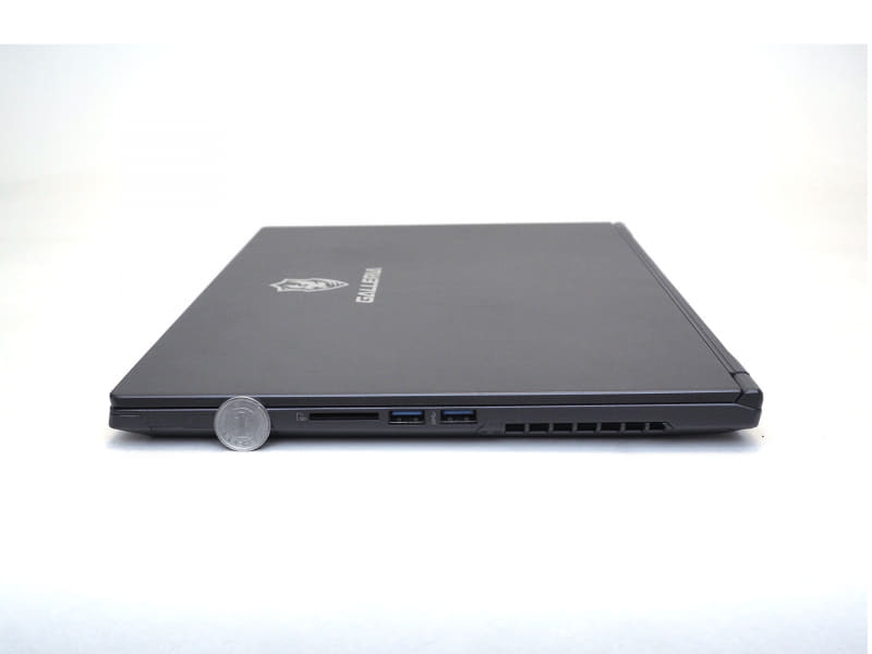 もっとも薄い部分は1円玉と同じ程度